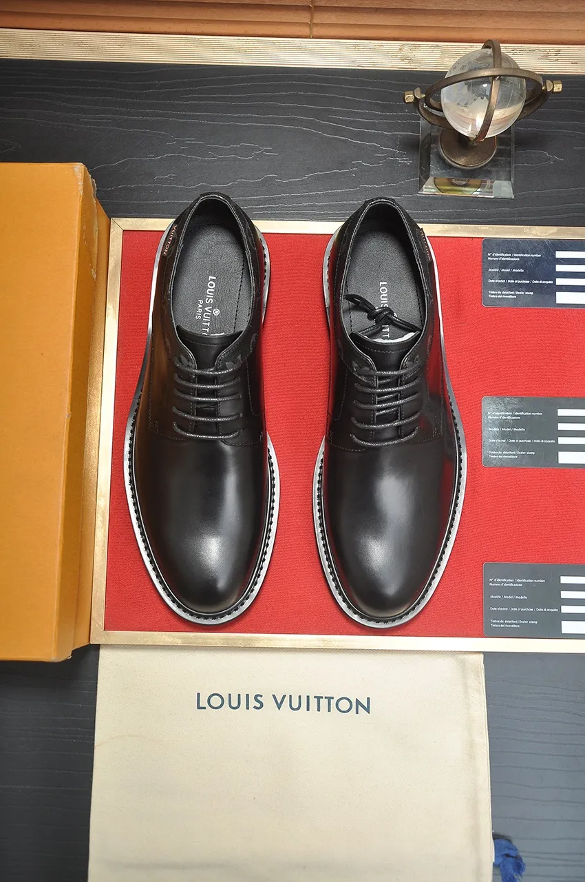 Men's men's shoes 💰560💶 [LV] (original single cowhide lining) 🍀LV's latest genuine leather business suit shoes are launched simultaneously on the official website. The first-layer cowhide imported from Italy is made of heavy gold, 💥1:1 rubber outsole from the official website. Versatile to wear, high-end without losing class, and the color combination is extraordinary. This four-season style is alluring when worn on your feet, showing off your big-name flair. Standard code 38-44 (45 customized)